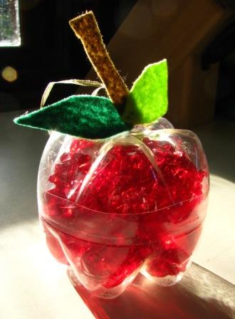 Pomme en bouteille plastique
