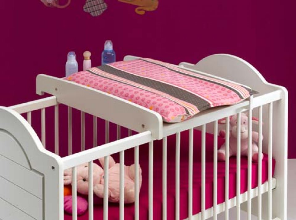 Image Table à langer sur lit bébé Blanc